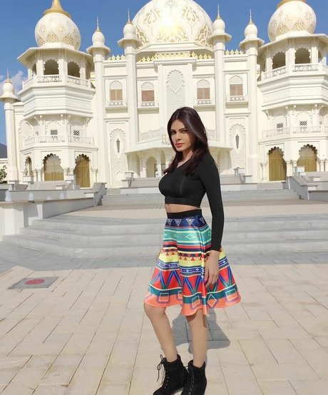 Sherlyn Chopra