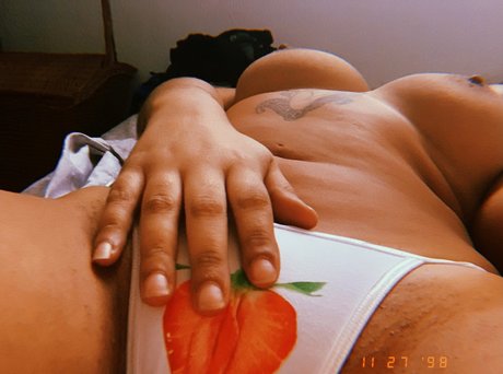 Nahá fotka uniklých OnlyFans od Allynra
