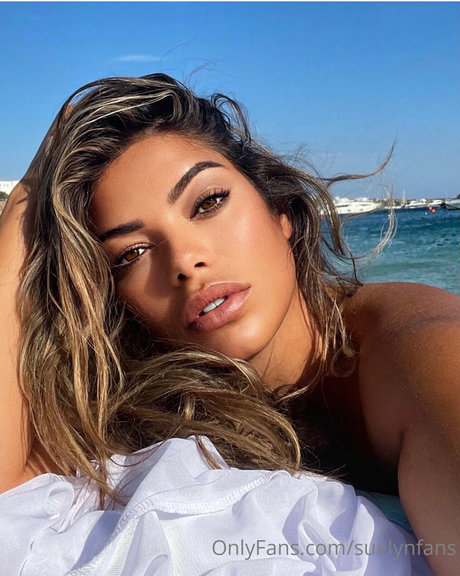 Foto desnuda filtrada de OnlyFans de Suelyn Medeiros
