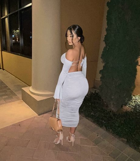 Alasti lekkinud OnlyFans-i pilt Princess Jasmin