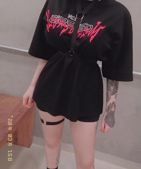Nahá fotka uniklých OnlyFans od Xmvndsx