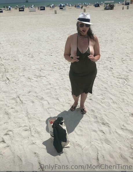 Naken lekkede OnlyFans-bilde av Moncheritime