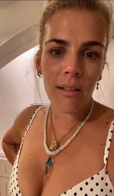 Nahá fotka uniklých OnlyFans od Busy Philipps