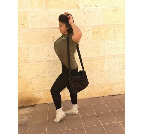 Nacktes geleaktes OnlyFans-Foto von Yuval