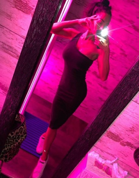 Alaston vuotanut OnlyFans-kuva Sexyalisa