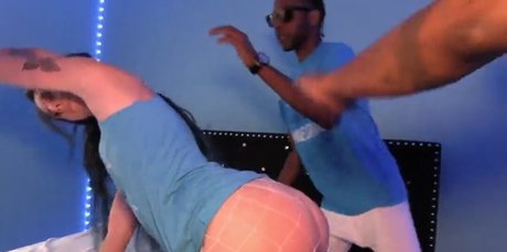 Nahá fotka uniklých OnlyFans od Bambi Oceans