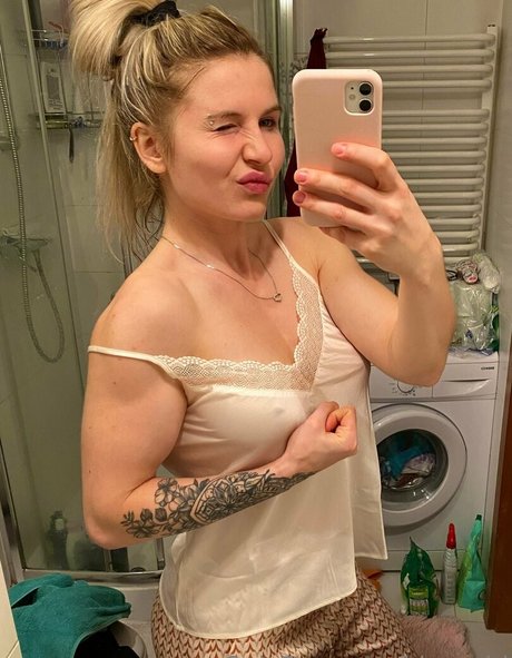 Photo nue de fuite OnlyFans de Bicepgirl