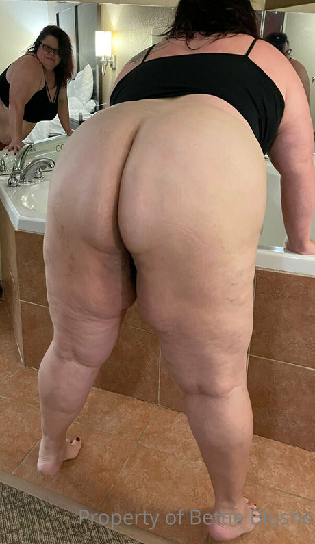 Foto di nudo di fuga di OnlyFans di Bettieblushe