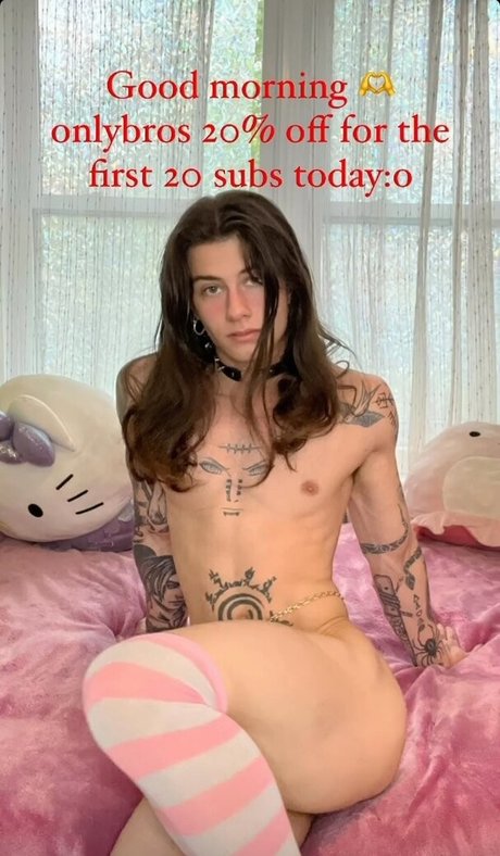 Nahá fotka uniklých OnlyFans od William Dolan