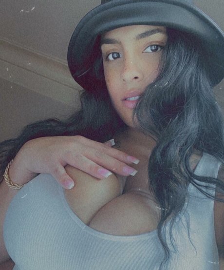 Foto nua vazada do OnlyFans de Brasi Quinzel