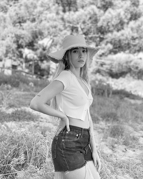 Rebeca Stones