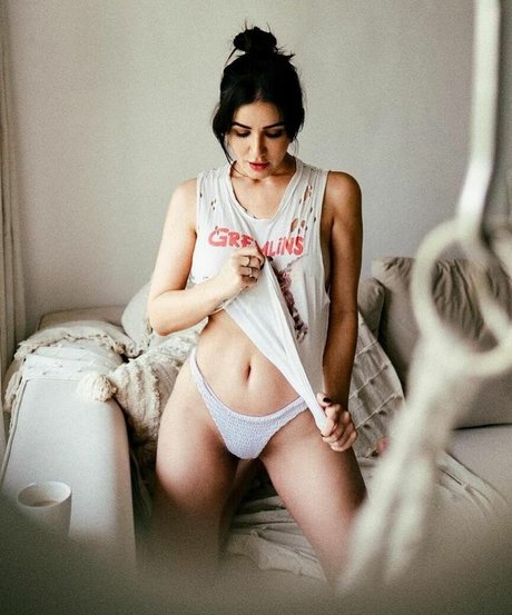 Naken lekkede OnlyFans-bilde av Amyaelaofficial