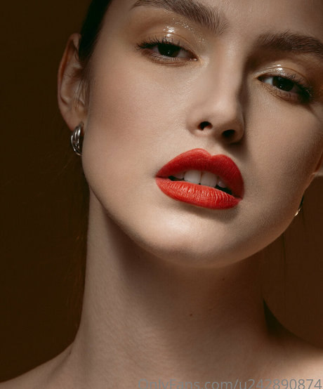 Nahá fotka uniklých OnlyFans od Callmenaomi