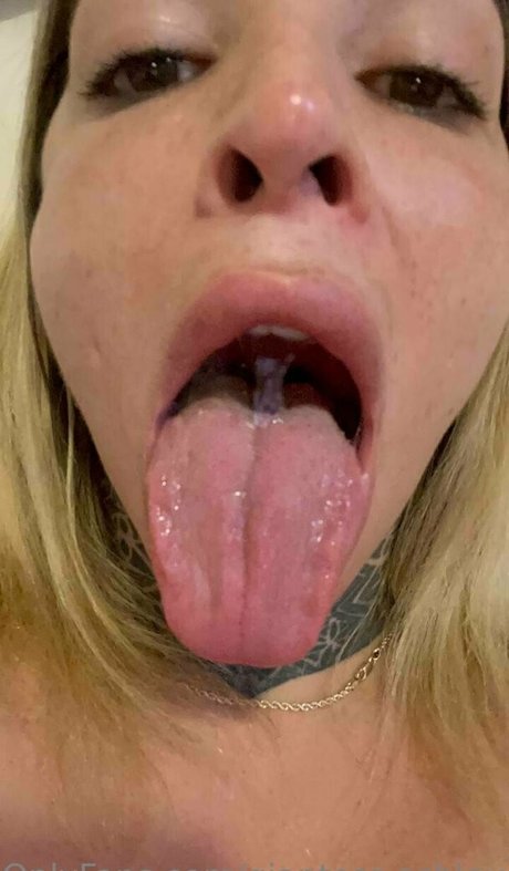 Giantessashley