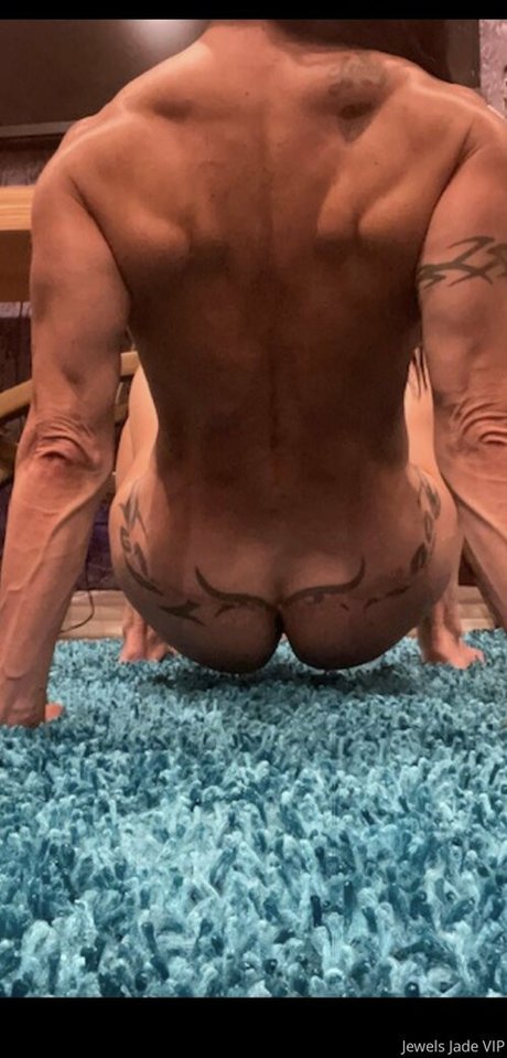 Naken lekkede OnlyFans-bilde av Jewelsjadevip