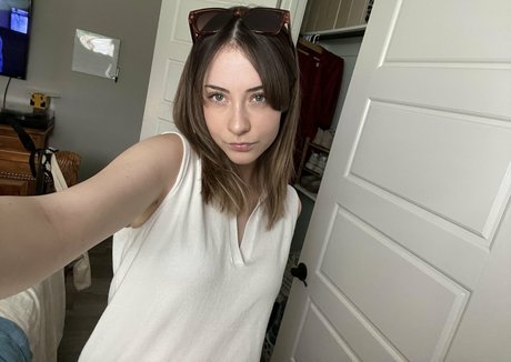 Alasti lekkinud OnlyFans-i pilt Kelsey Grzybowski