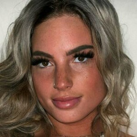 Nahá fotka uniklých OnlyFans od Abigail Hailey
