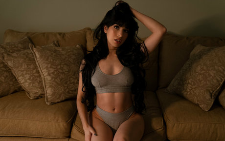 Lilladydee OnlyFansリークヌード写真