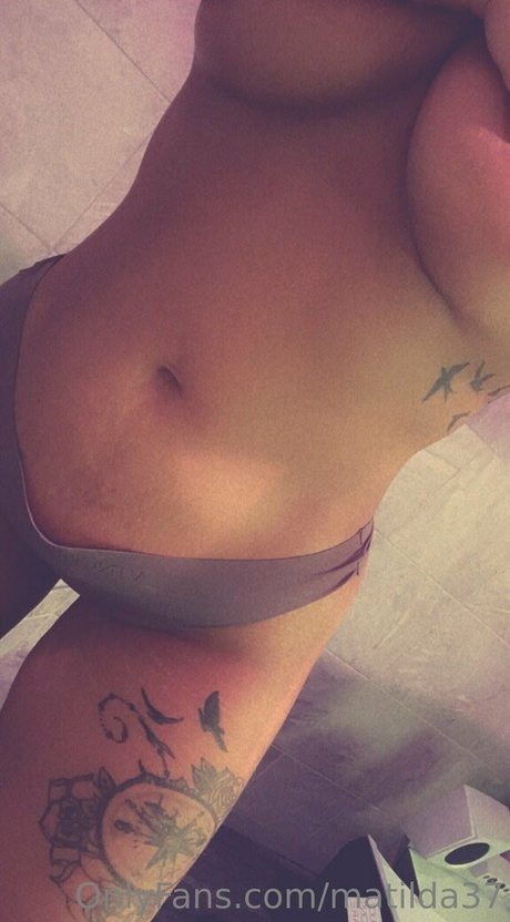 Photo nue de fuite OnlyFans de Matilda37