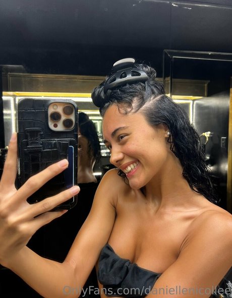 Nahá fotka uniklých OnlyFans od Daniellenicollee