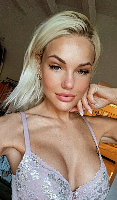 Naken lekkede OnlyFans-bilde av Sofya Zhuk