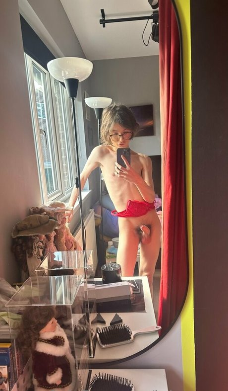 Naken lekkede OnlyFans-bilde av Krissrose