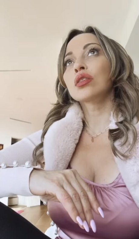 Tara Strong