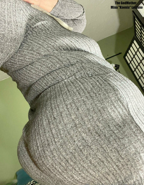 Naken lekkede OnlyFans-bilde av Godmotherofassfree