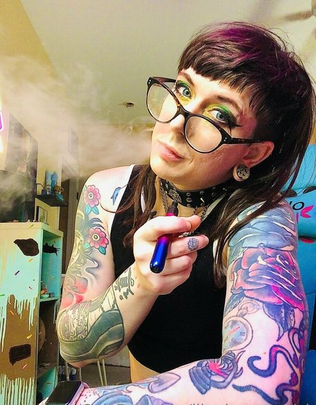 Naken lekkede OnlyFans-bilde av Lilmissmaverick
