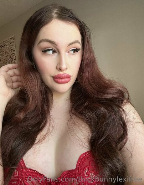Nahá fotka uniklých OnlyFans od Thickbunnylexifree