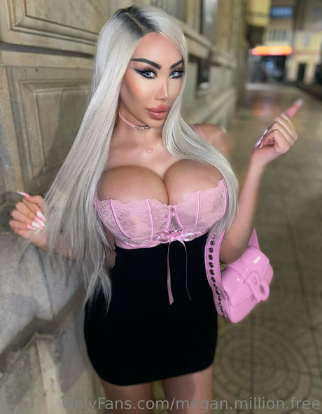 Naakte gelekte OnlyFans-foto van Meganmillionfree