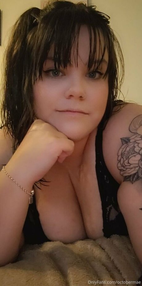 Nahá fotka uniklých OnlyFans od Octobermae