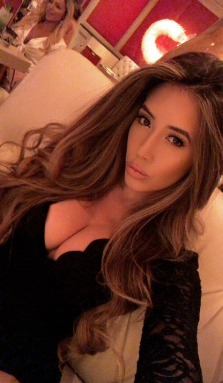 Nahá fotka uniklých OnlyFans od Cocktailratings