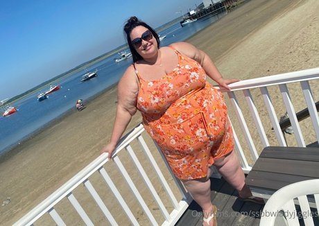 Ssbbwladyjiggles