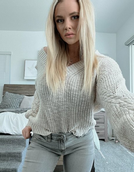 Alexismonroexx