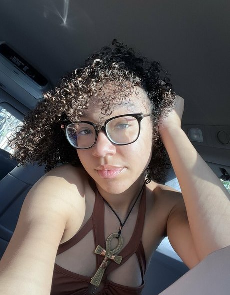 Caileneasely