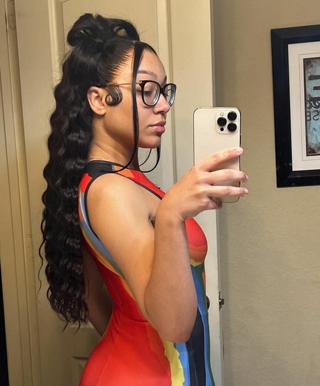 Photo nue de fuite OnlyFans de Caileneasely