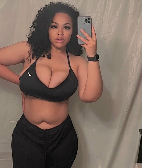 Nahá fotka uniklých OnlyFans od Teeee