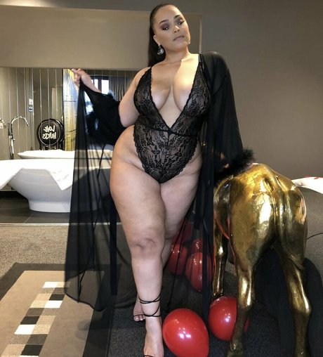 Naken lekkede OnlyFans-bilde av Natalie E Wade