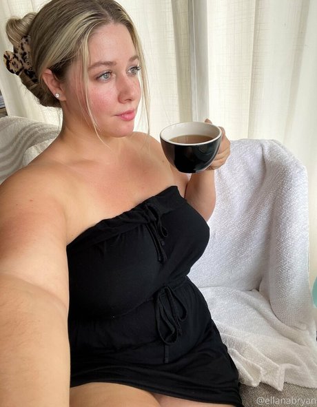 Nahá fotka uniklých OnlyFans od Ellanabryan