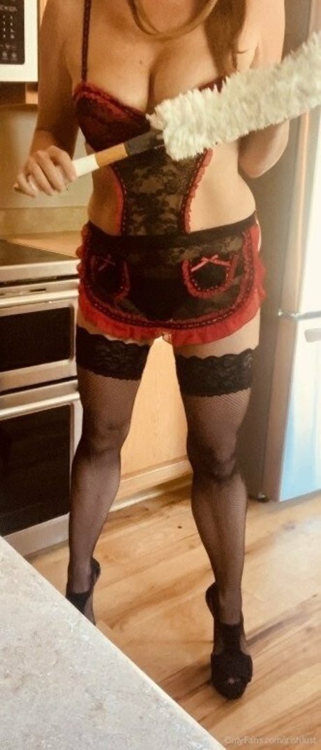 Обнаженная фотография утечки OnlyFans от Mrsscarletlove