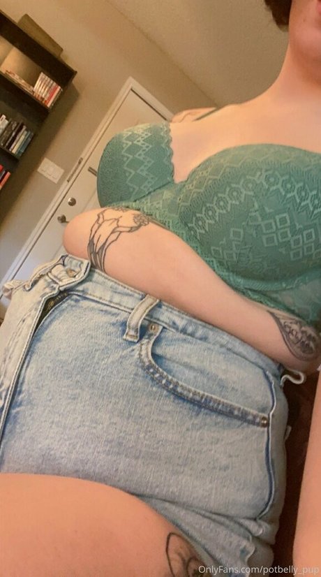 Foto di nudo di fuga di OnlyFans di Bigbellybenni