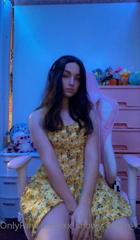 Nacktes geleaktes OnlyFans-Foto von Snowykittengames