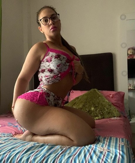 Naken lekkede OnlyFans-bilde av Adriana Marin Ramirez