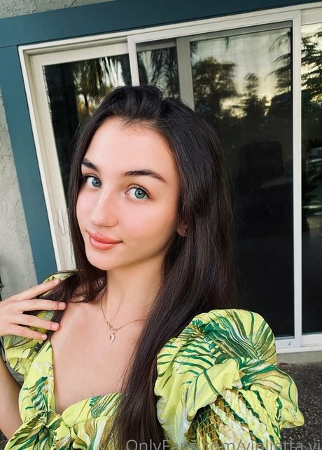 Naken lekkede OnlyFans-bilde av Violiettavi