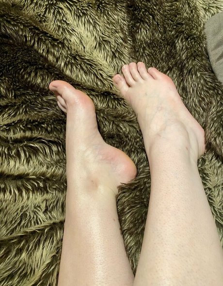 Lucyfeetandtoes