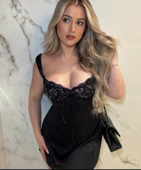 Naken läckt OnlyFans-bild av Rachel Santana