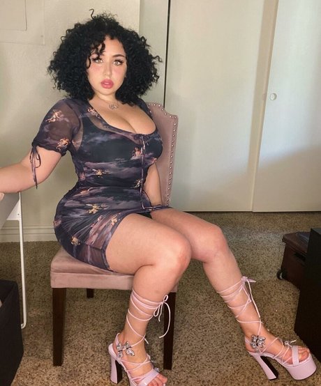 Nahá fotka uniklých OnlyFans od Tana Habibi