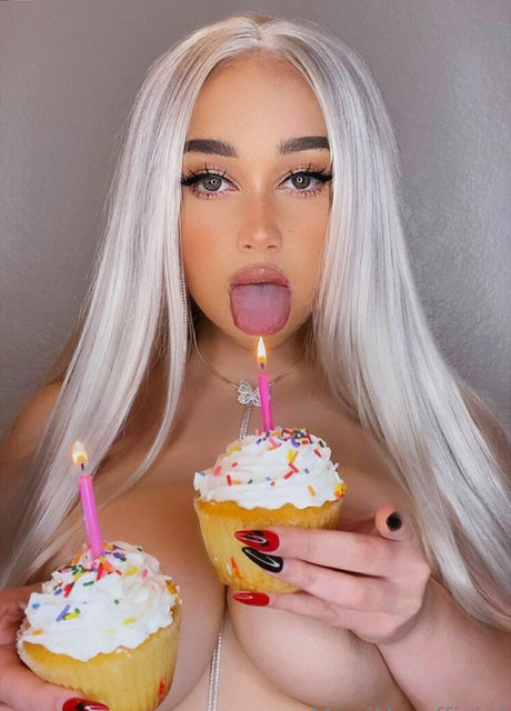 Nøgent lækket OnlyFans-billede af Mimixaoc