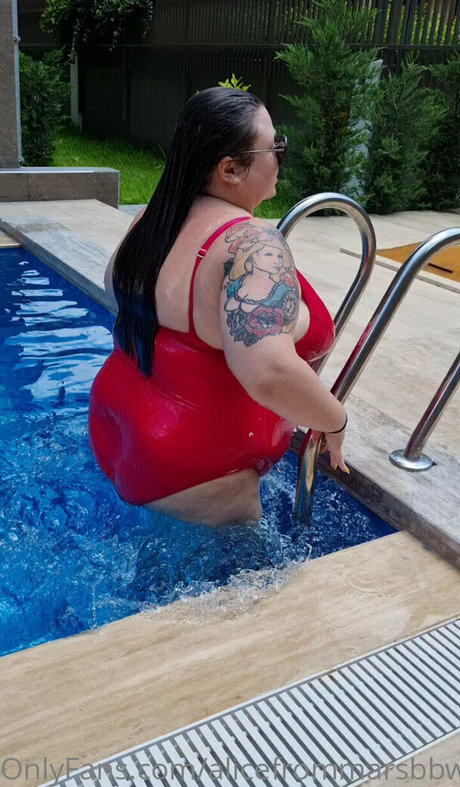 Foto di nudo di fuga di OnlyFans di Alicefrommarsbbw